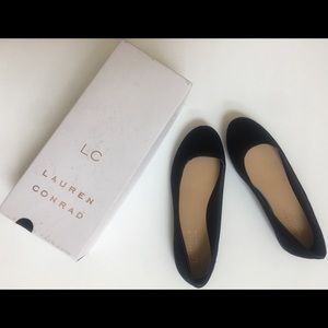 LAUREN CONRAD, BLACK Flats. Women’s Size 7 Wide.
